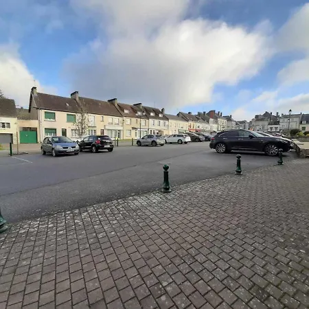 Le Plain Pied Sur Place Apartment *