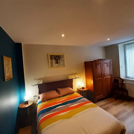 Le Plain Pied Sur Place Apartment Le Mele-sur-Sarthe