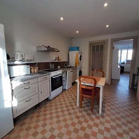 Le Plain Pied Sur Place Apartment