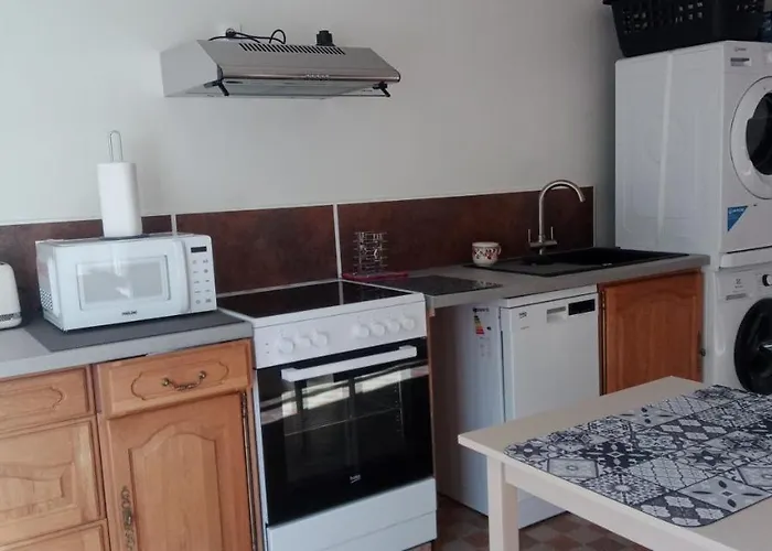 Le Plain Pied Sur Place شقة *