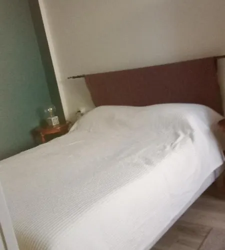 Le Plain Pied Sur Place Le Mêle-sur-Sarthe